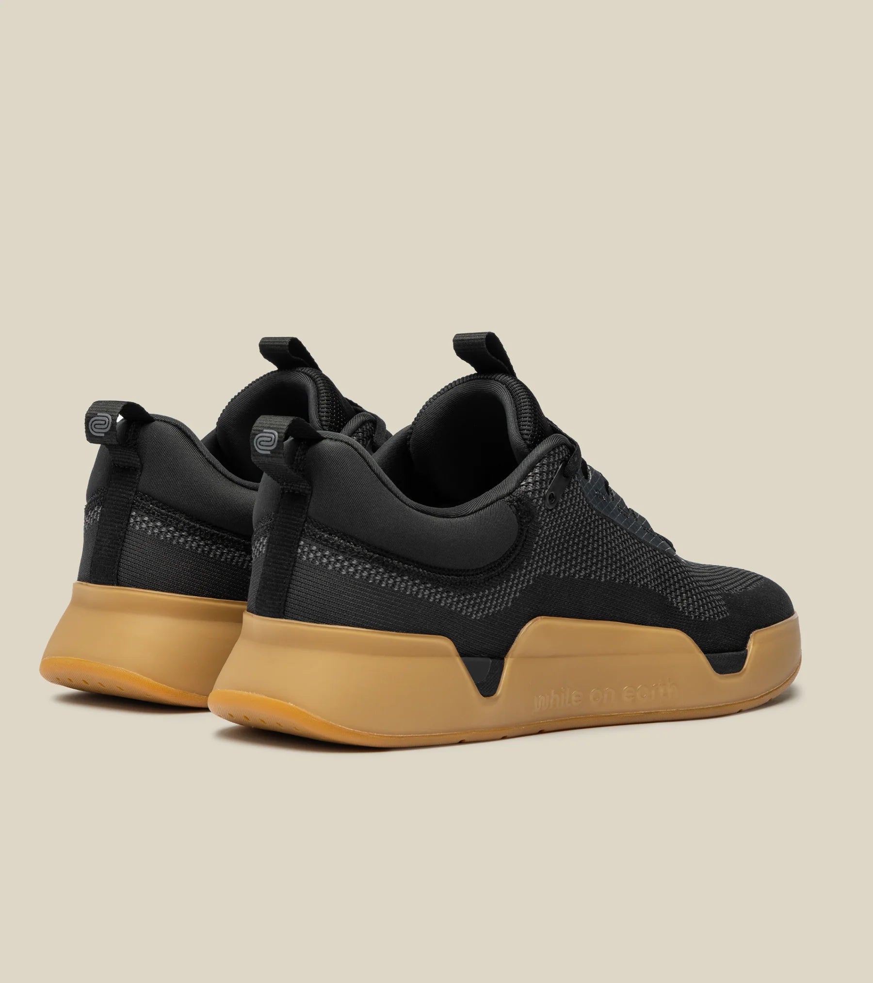 move trainer Black / Gum