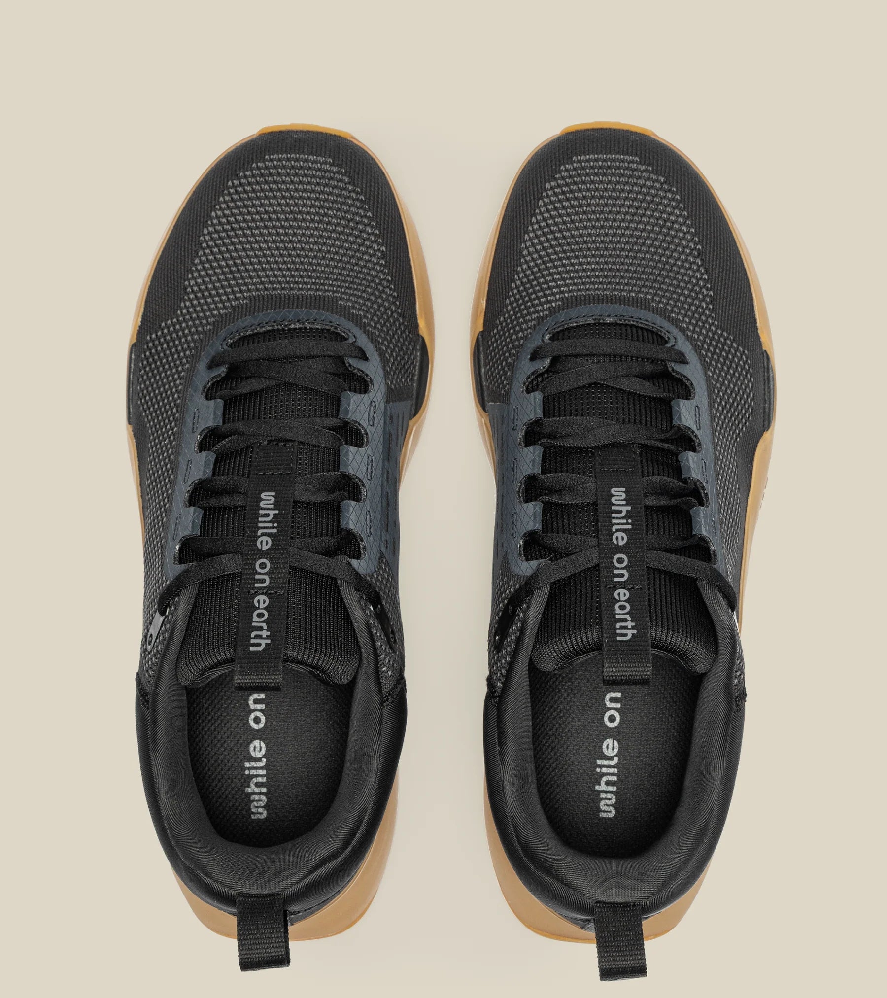 move trainer Black / Gum
