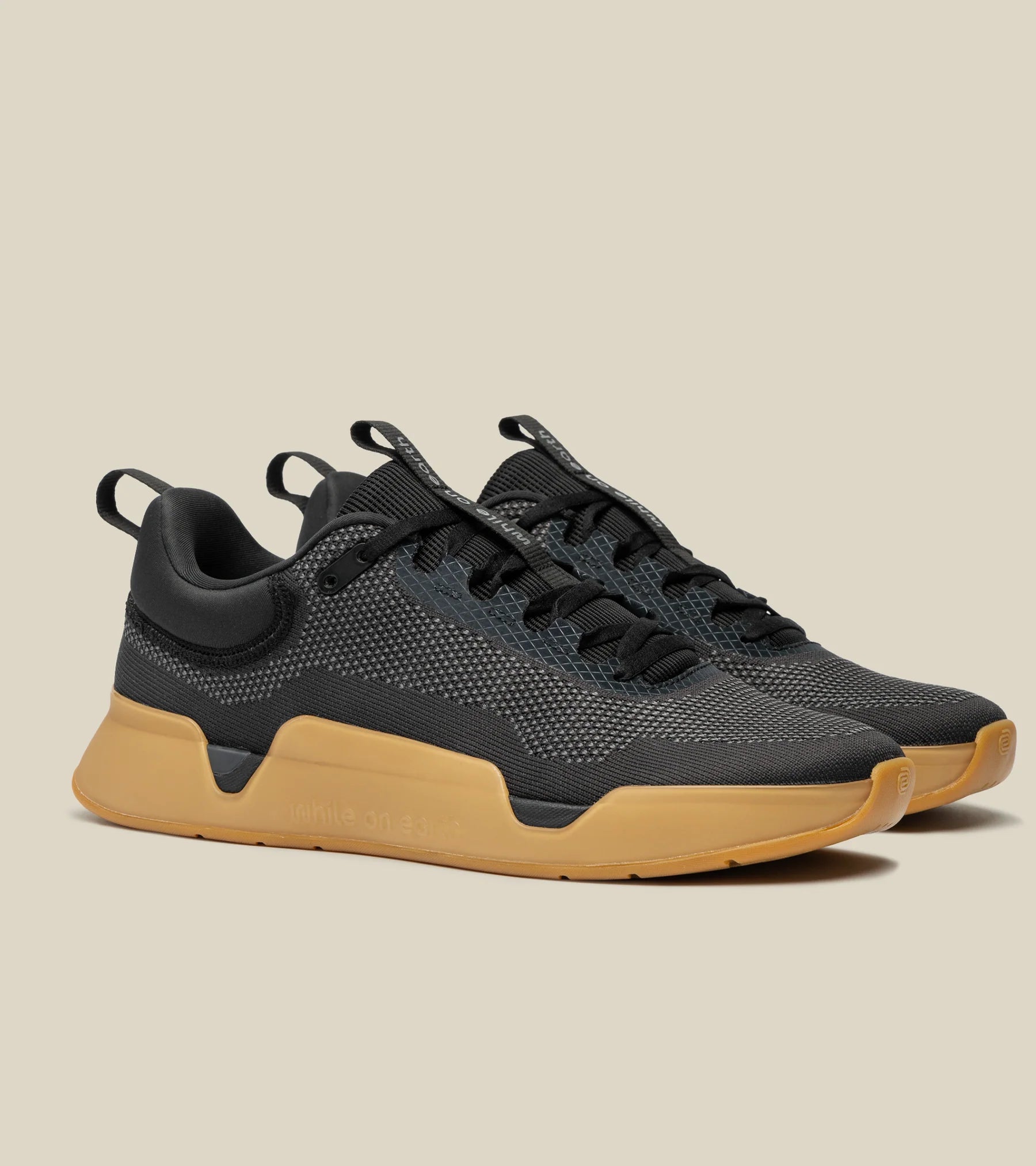 move trainer Black / Gum