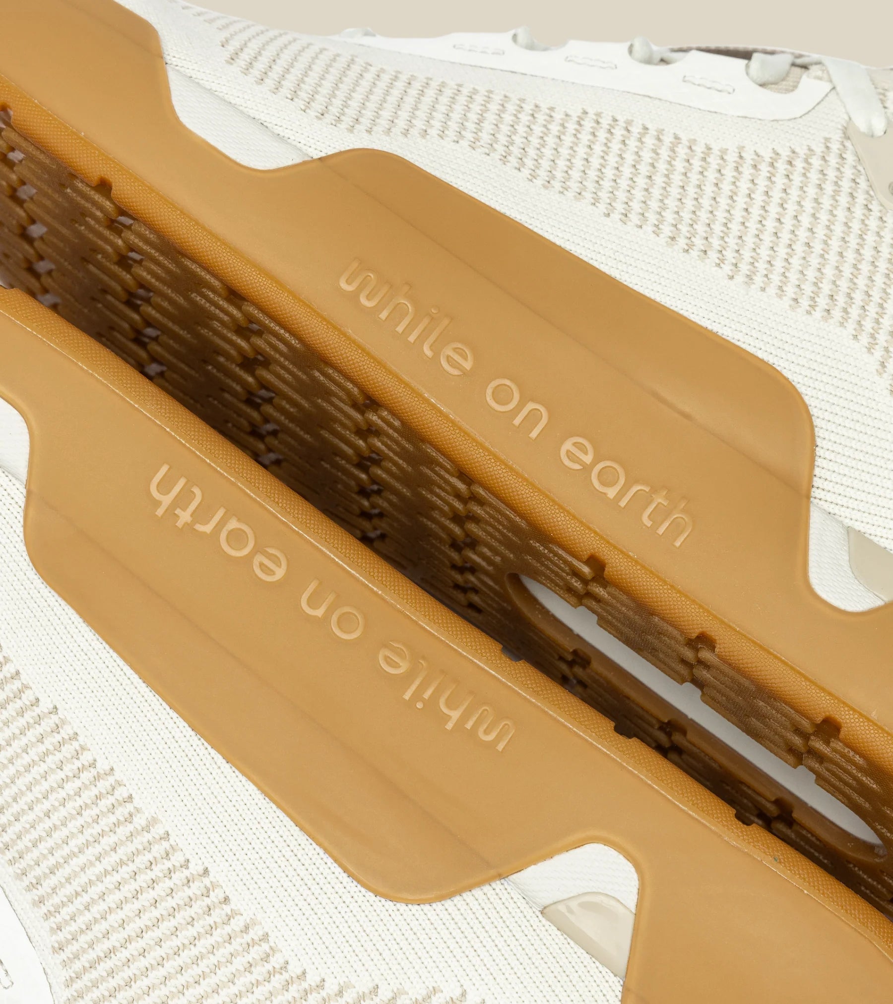 move trainer Sand / Gum