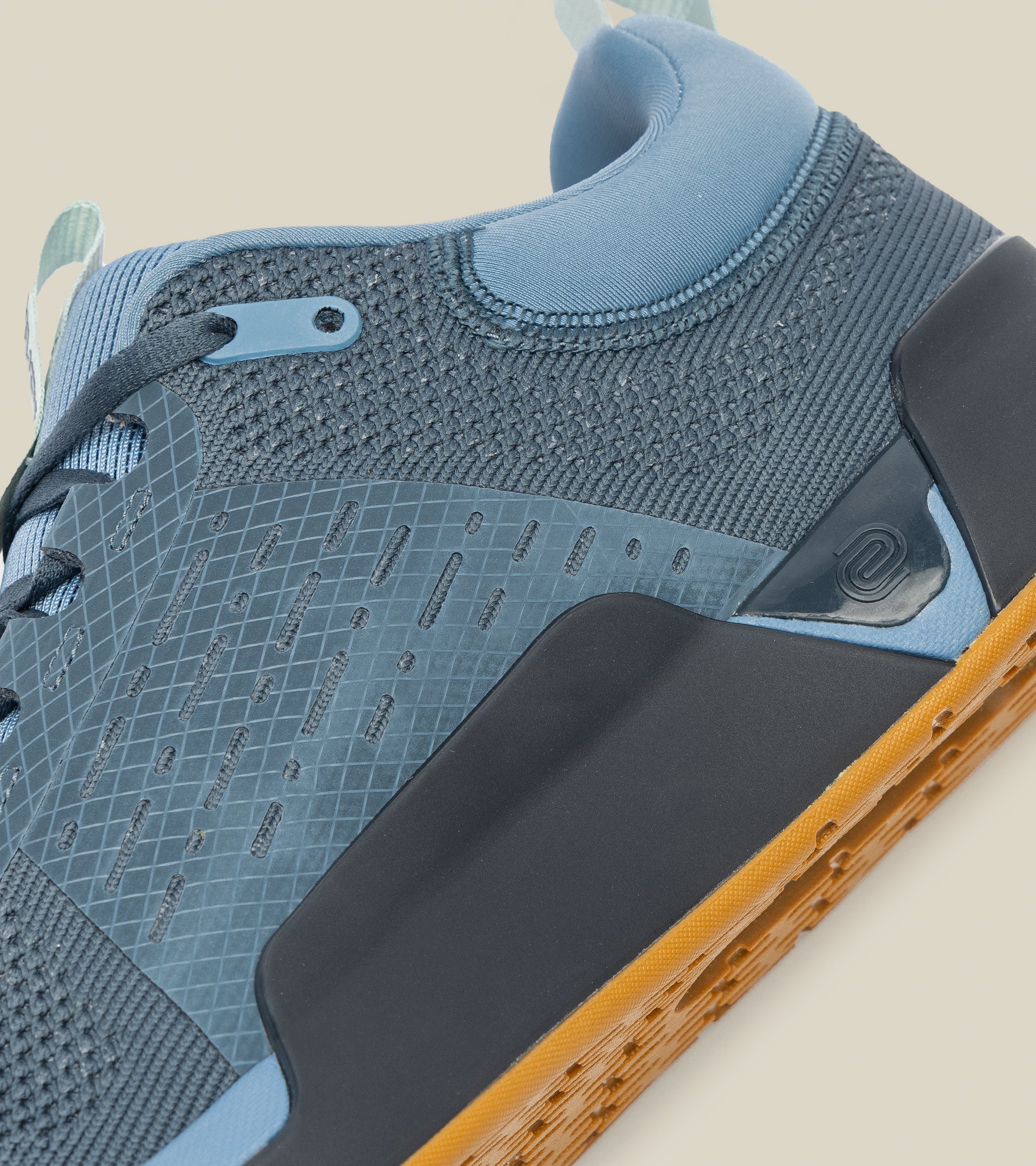 move trainer Swell / Midnight